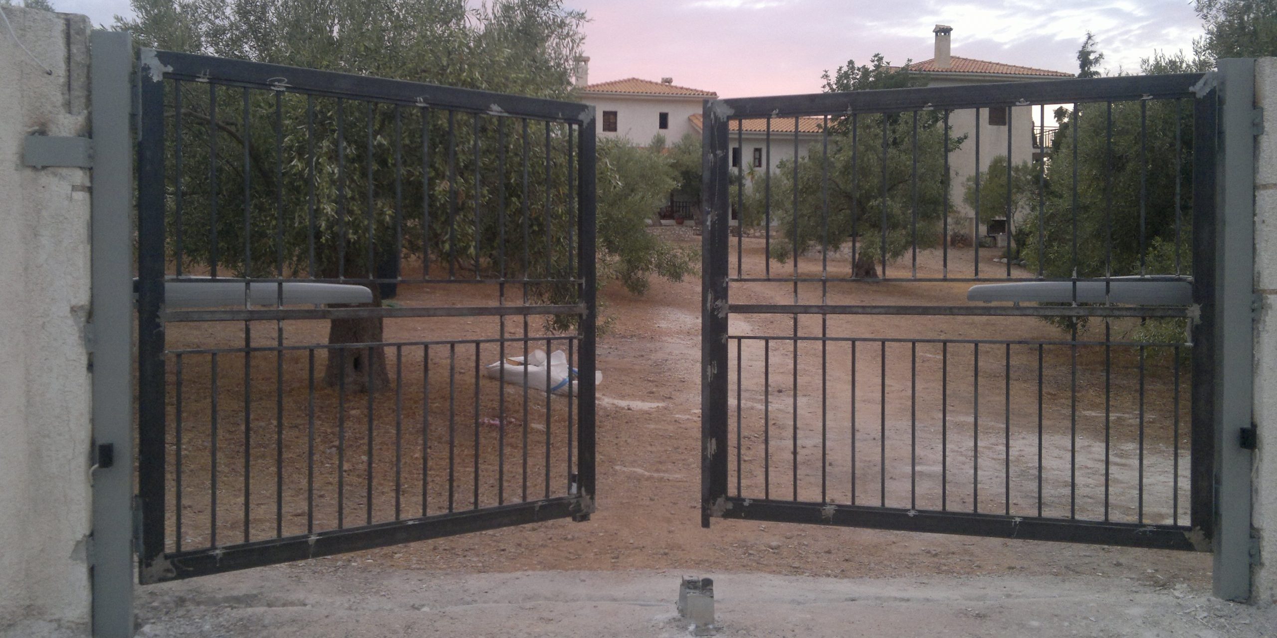 ανοιγομενη γκαραζοπορτα με μοτερ