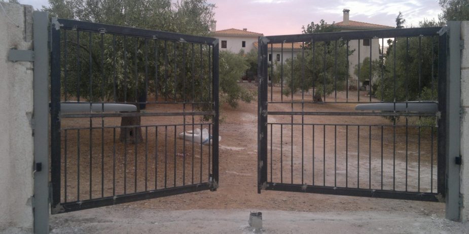 ανοιγομενη γκαραζοπορτα με μοτερ