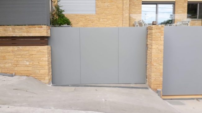 συρόμενη γκαραζόπορτα