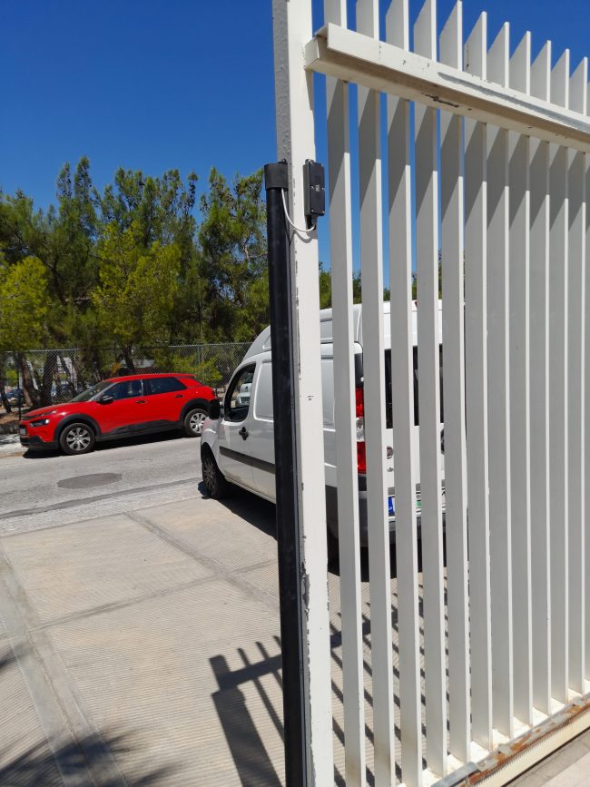 Λάστιχο-ασφαλείας-σε-συρόμενη-πόρτα-Αργυρούπολη-2