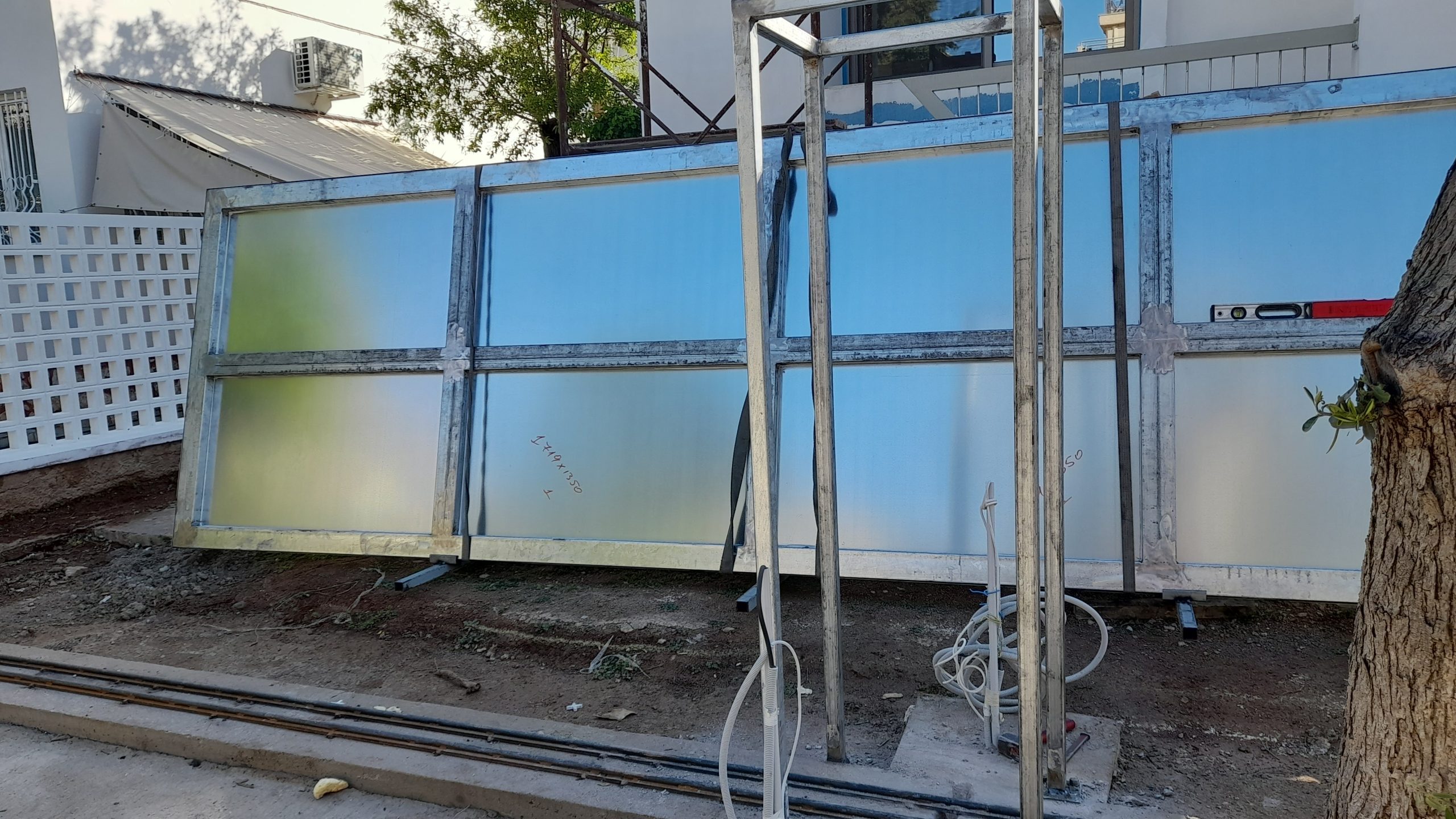 &Sigma;&upsilon;&rho;ό&mu;&epsilon;&nu;&epsilon;&sigmaf; &epsilon;&pi;ά&lambda;&lambda;&eta;&lambda;&epsilon;&sigmaf; &gamma;&kappa;&alpha;&rho;&alpha;&zeta;ό&pi;&omicron;&rho;&tau;&epsilon;&sigmaf;, &pi;ό&rho;&tau;&alpha; &pi;&epsilon;&zeta;ώ&nu; &kappa;&alpha;&iota; &pi;&epsilon;&rho;ί&phi;&rho;&alpha;&xi;&eta; (2)