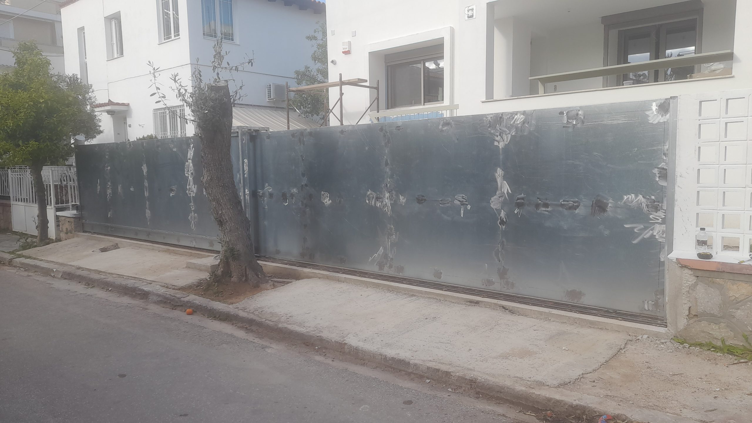 &Sigma;&upsilon;&rho;ό&mu;&epsilon;&nu;&epsilon;&sigmaf; &epsilon;&pi;ά&lambda;&lambda;&eta;&lambda;&epsilon;&sigmaf; &gamma;&kappa;&alpha;&rho;&alpha;&zeta;ό&pi;&omicron;&rho;&tau;&epsilon;&sigmaf;, &pi;ό&rho;&tau;&alpha; &pi;&epsilon;&zeta;ώ&nu; &kappa;&alpha;&iota; &pi;&epsilon;&rho;ί&phi;&rho;&alpha;&xi;&eta; (9)